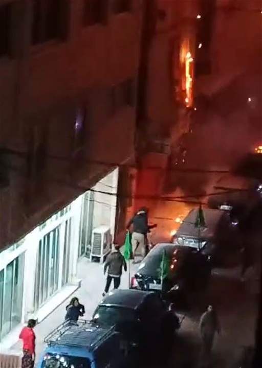 بالفيديو - حريق كبير يلتهم شقة سكنية في منطقة الشياح 