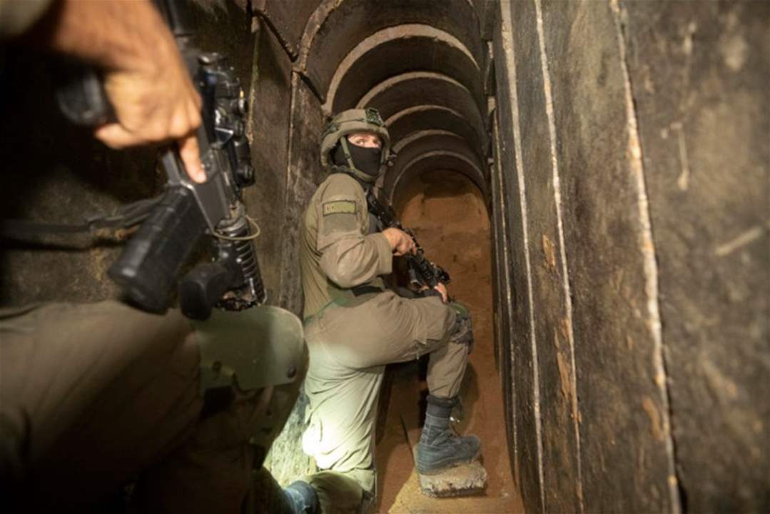 جيش العدو يعلن مداهمة مكتب يحيى السنوار في غزة 