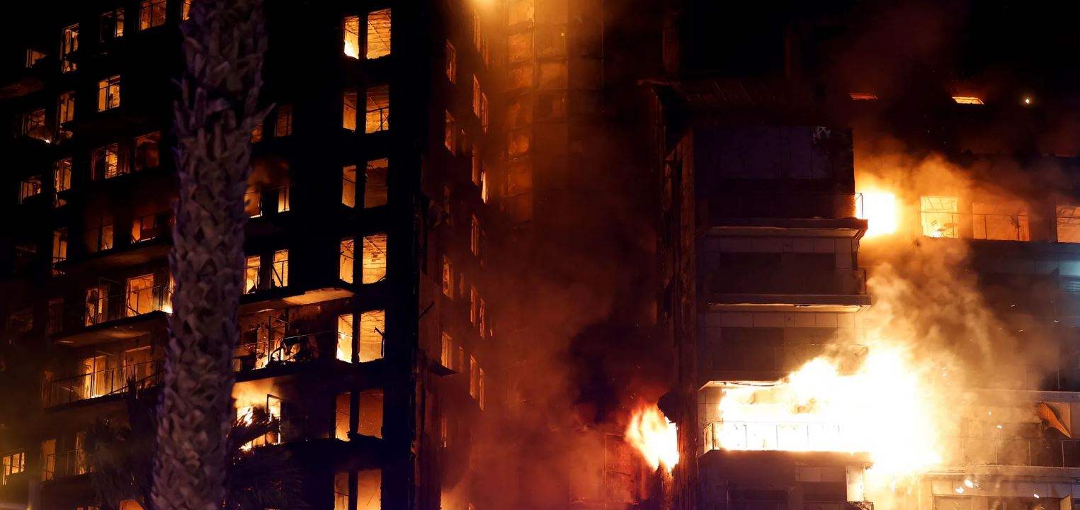 ارتفاع عدد الضحايا جراء حريق في مبنى!