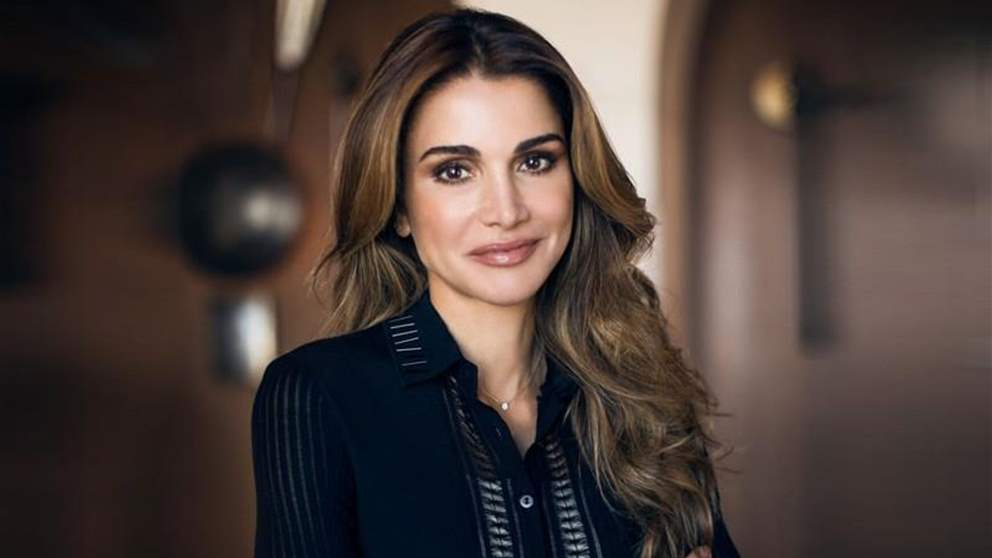 الملكة رانيا توثق حادثة حصلت امامها وردة فعلها العفوية تتصدر الترند 