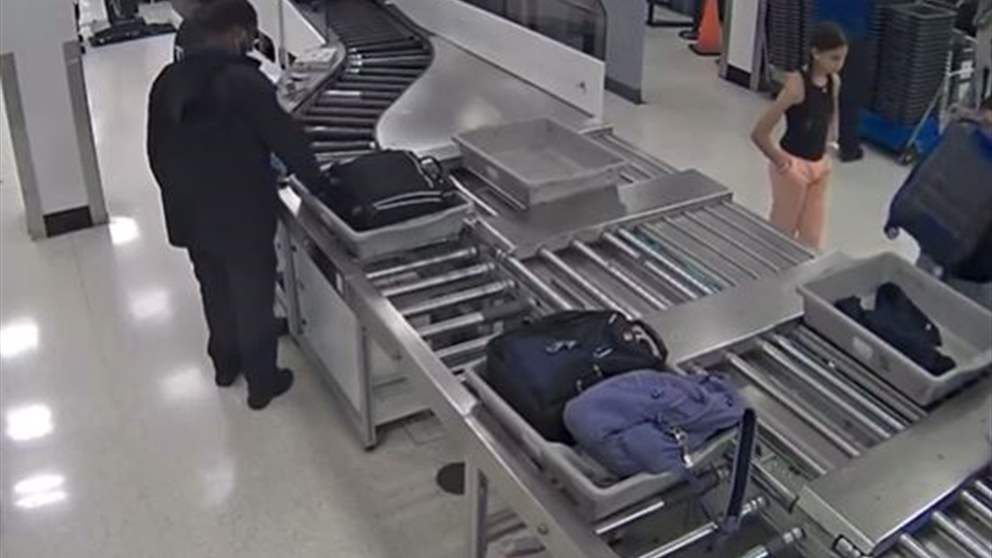 بالفيديو - موظفو جمارك في مطار أميركي يسرقون أمتعة الركاب