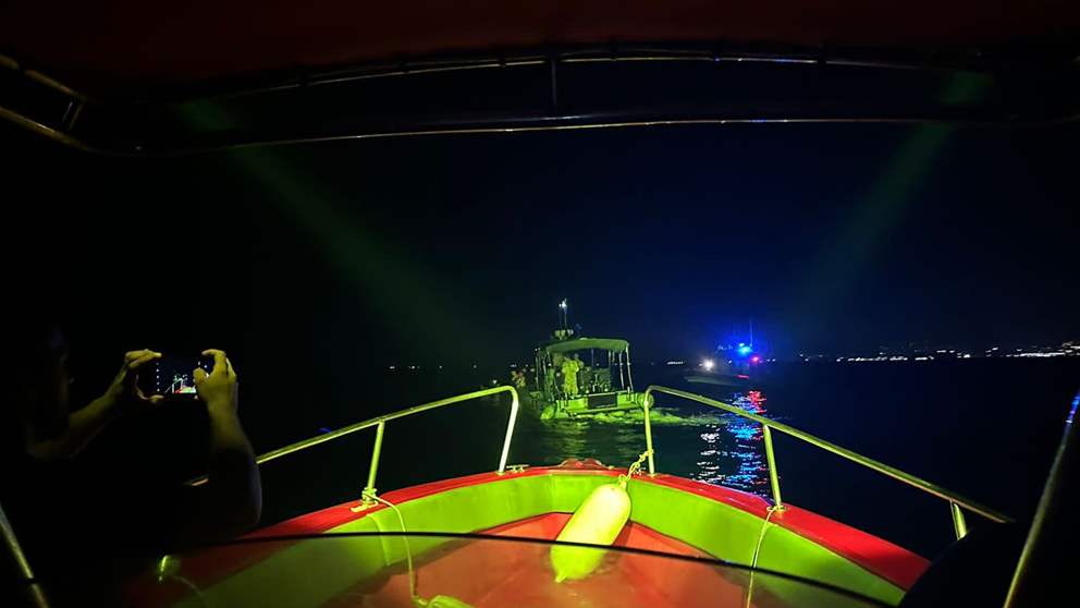 بالصور- انقاذ ركاب قارب الهجرة غير الشرعية قبالة شاطئ شكا فجر اليوم