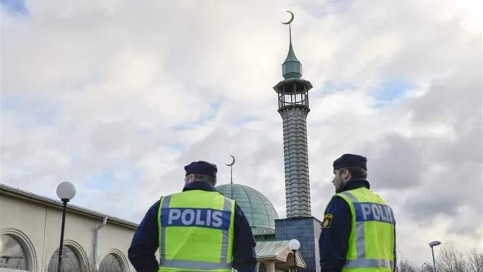 بالفيديو.. حريق "متعمد" يلتهم مسجد إسكليستونا الكبير في السويد 