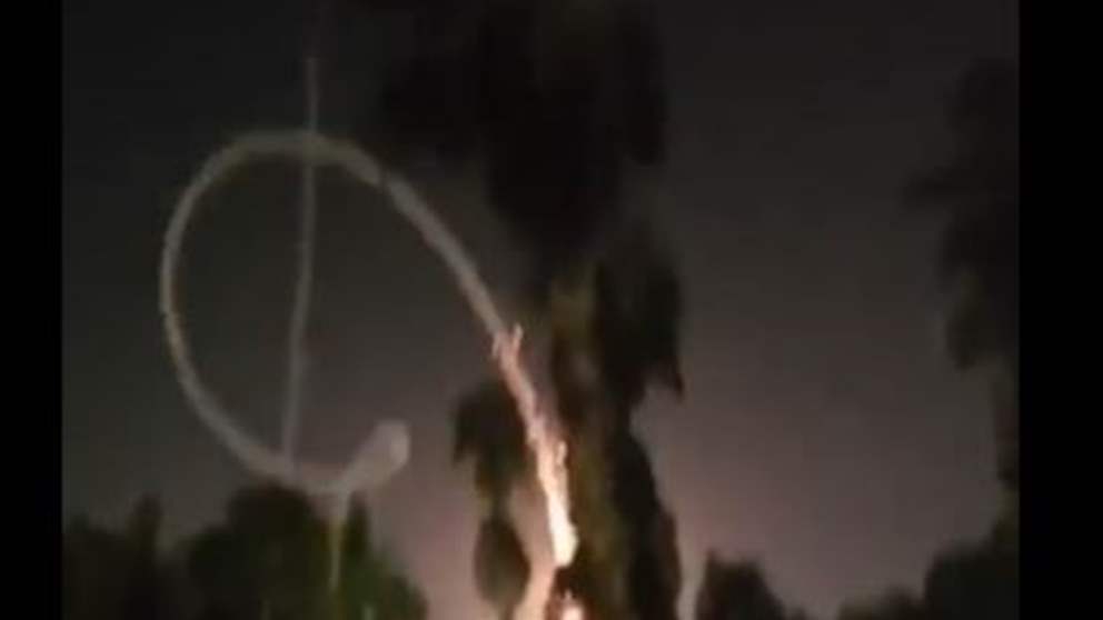بالفيديو - سقوط صاروخ اعتراضي من القبة الحديدية على تل أبيب  