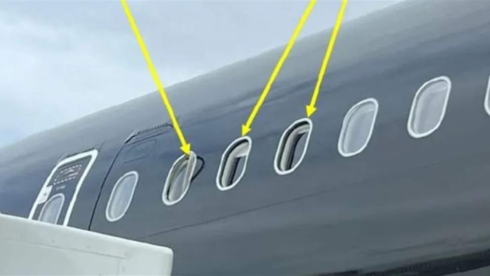 اكتشاف خطـ  ير في طائرة بعد إقلاعها.. 3 نوافذ "غير موجودة"