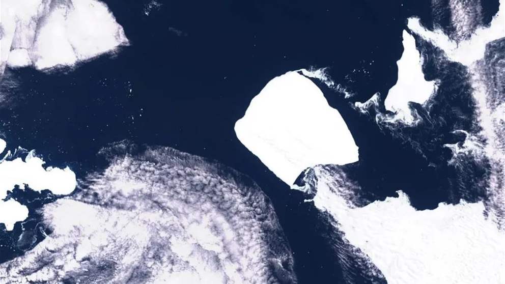 أكبر جبل جليدي في العالم "يتحرك".. ماذا حدث؟