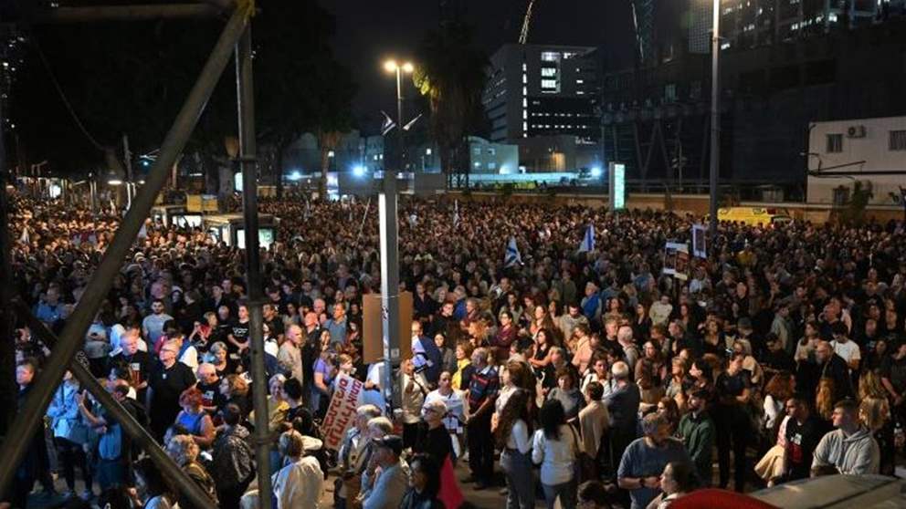 المئات يتظاهرون في تل أبيب للمطالبة بإعادة الأسـ ـ ــرى في القطاع 
