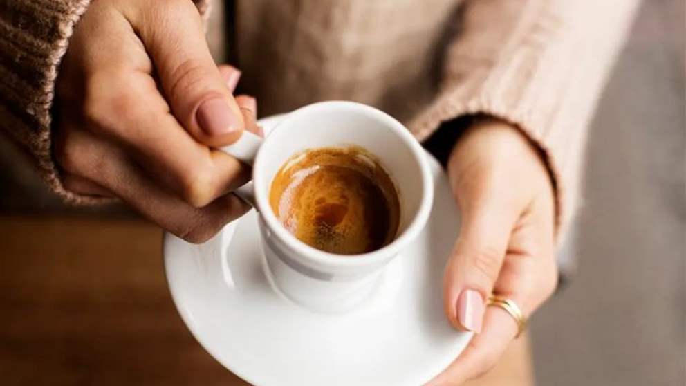 كيف يمنحك شراب القهوة 7فوائد مذهلة في الأيام الباردة؟! 