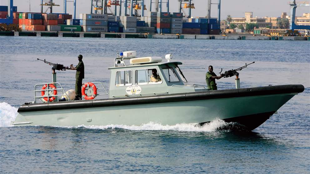 "أنصار الله" تعلن توسيع عملياتها واستهداف سفينة إسرائيلية وبارجة أمريكية 