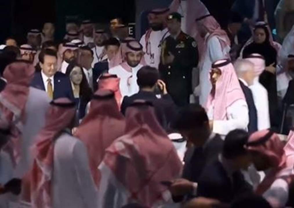  لحظة وصول ولي لعهد السعودي محمد بن سلمان ليشهد الجلسة الحوارية الخاصة للرئيس الكوري في منتدى مبادرة مستقبل الاستثمار