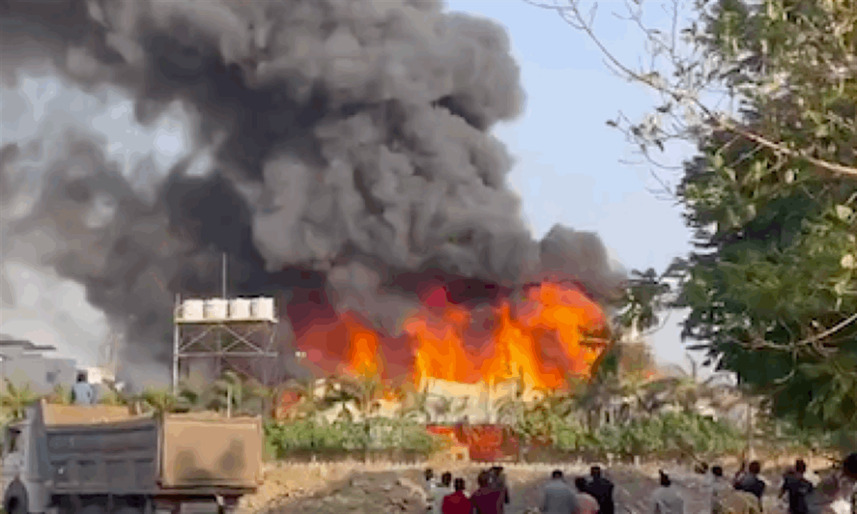 بالفيديو - مصرع 27 شخصاً على الأقل بينهم أطفال بحريق في الهند