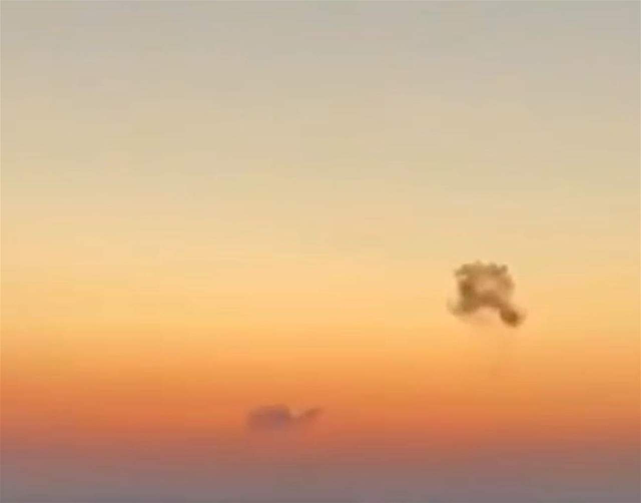 شاهد - فيديو متداول يظهر لحظة إنقضاض طائرة مسيّرة في نهاريا