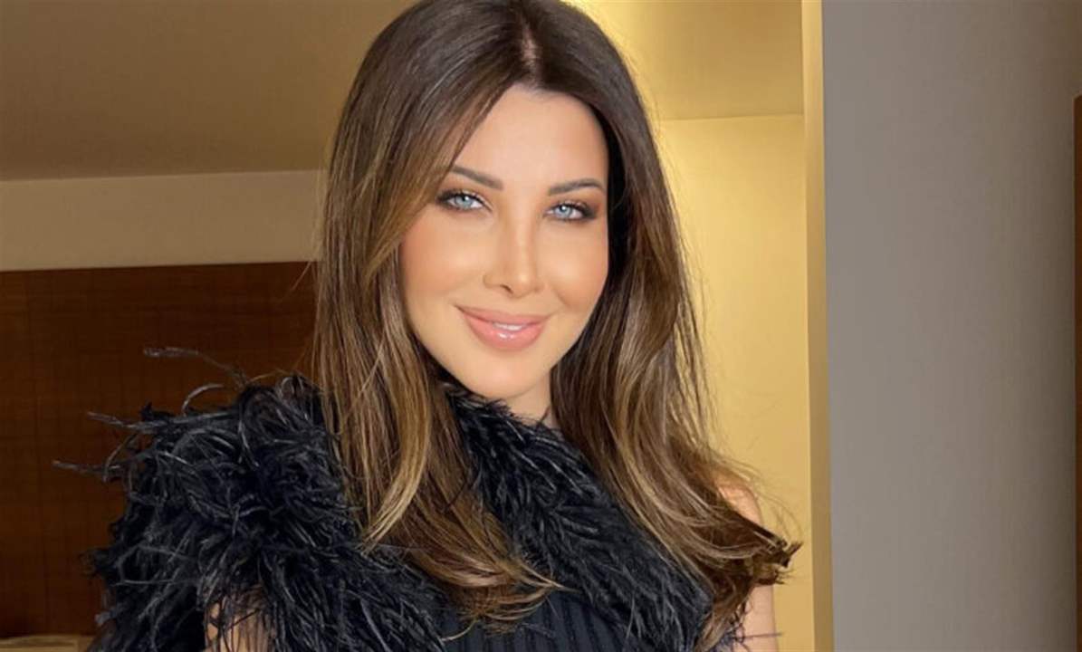 نانسي عجرم تفاجئ عروسين في حفل خطوبتهما