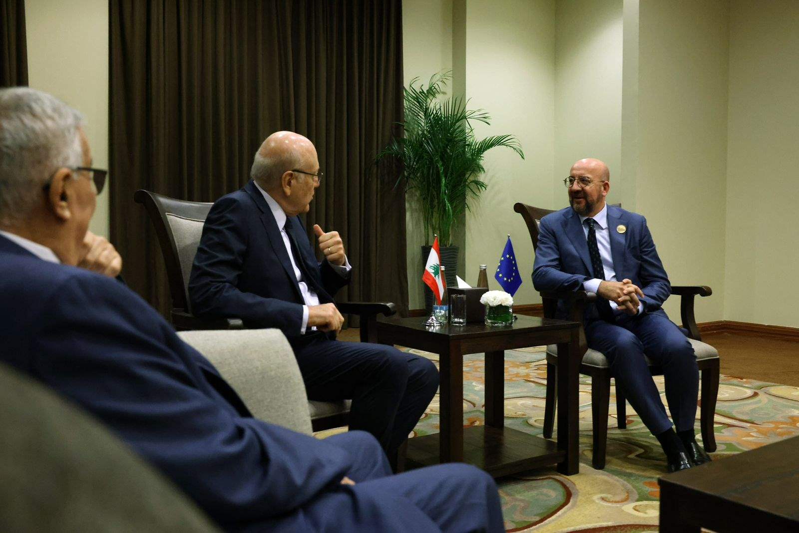  رئيس المجلس الاوروبي زار ميقاتي في الأردن: نتفهم الموقف اللبناني من مسألة النازحين السوريين