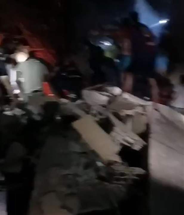 بالفيديو - آثار الغارة الاسرائيلية التي استهدفت منزلا في بلدة جويا 