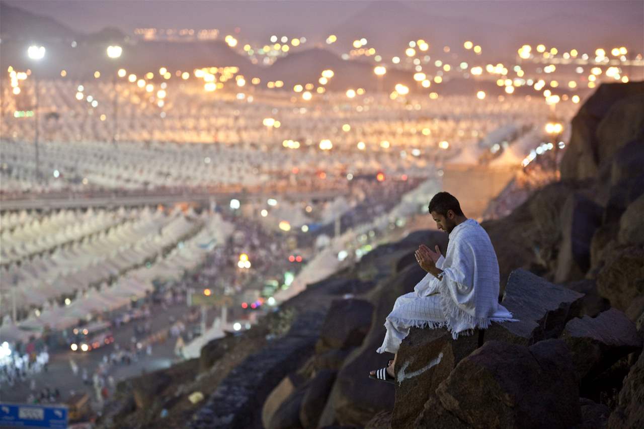 مشاهد من اليوم العظيم.. كم بلغ عدد ضيوف الرحمن على عرفات؟ 