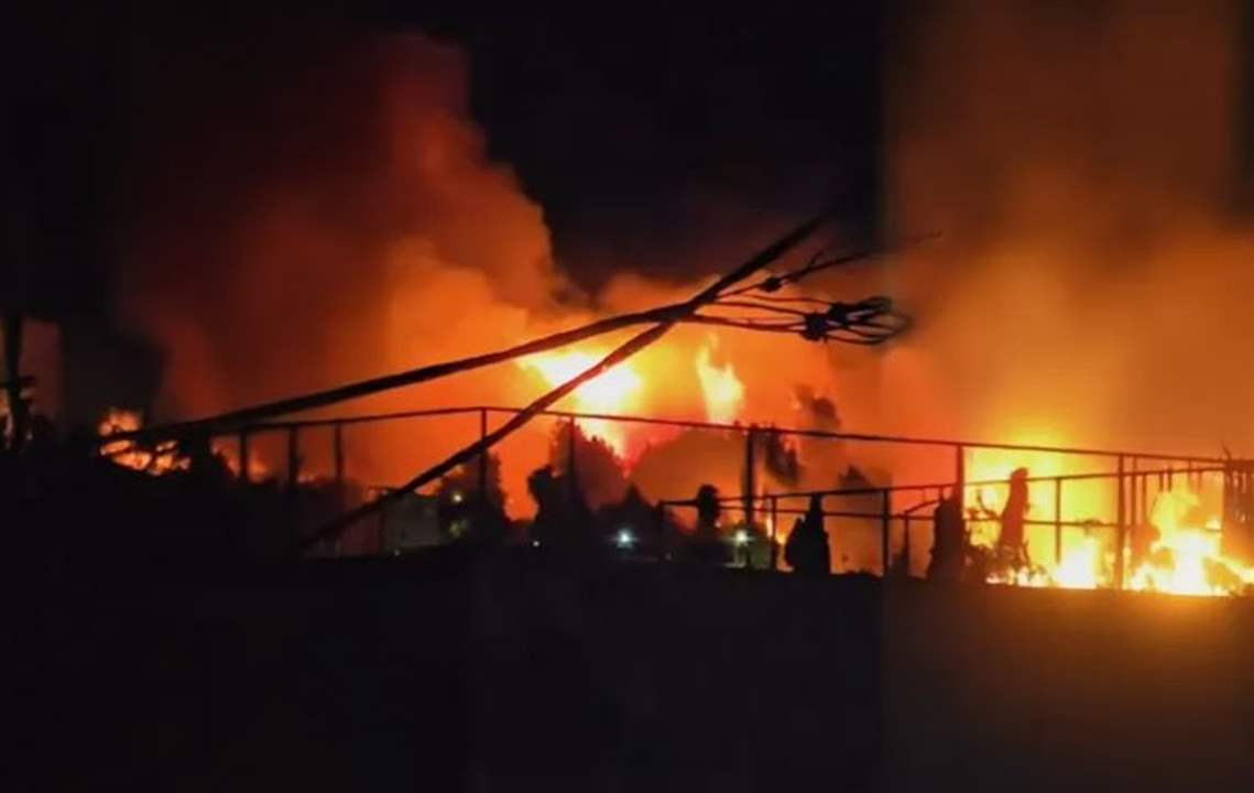 بالفيديو - حريق كبير قرب قاعدة عسكرية إسرائيلية 