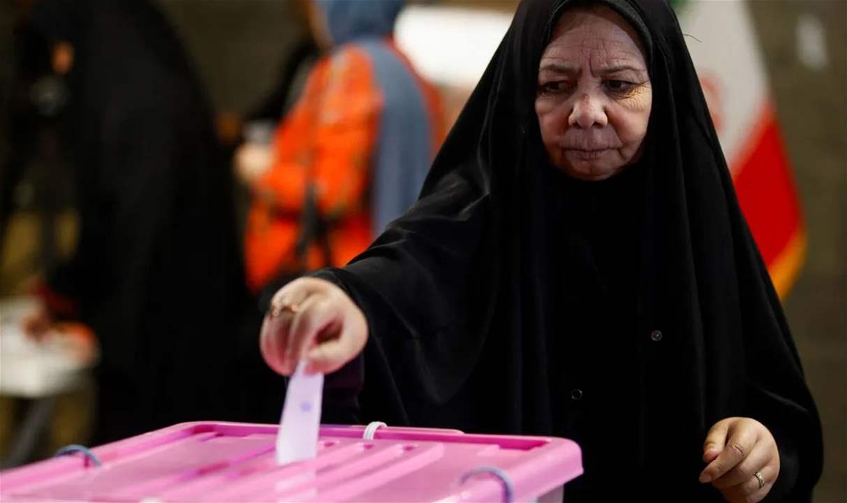 بزشكيان يتصدر نتائج الإنتخابات الإيرانية.. وجولة ثانية لحسم السباق