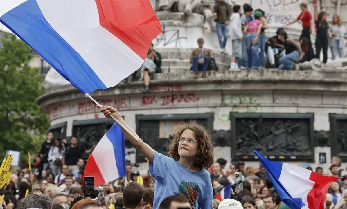 إستطلاع رأي يستبعد فوز اليمين المتطرف الفرنسي بأغلبية مطلقة
