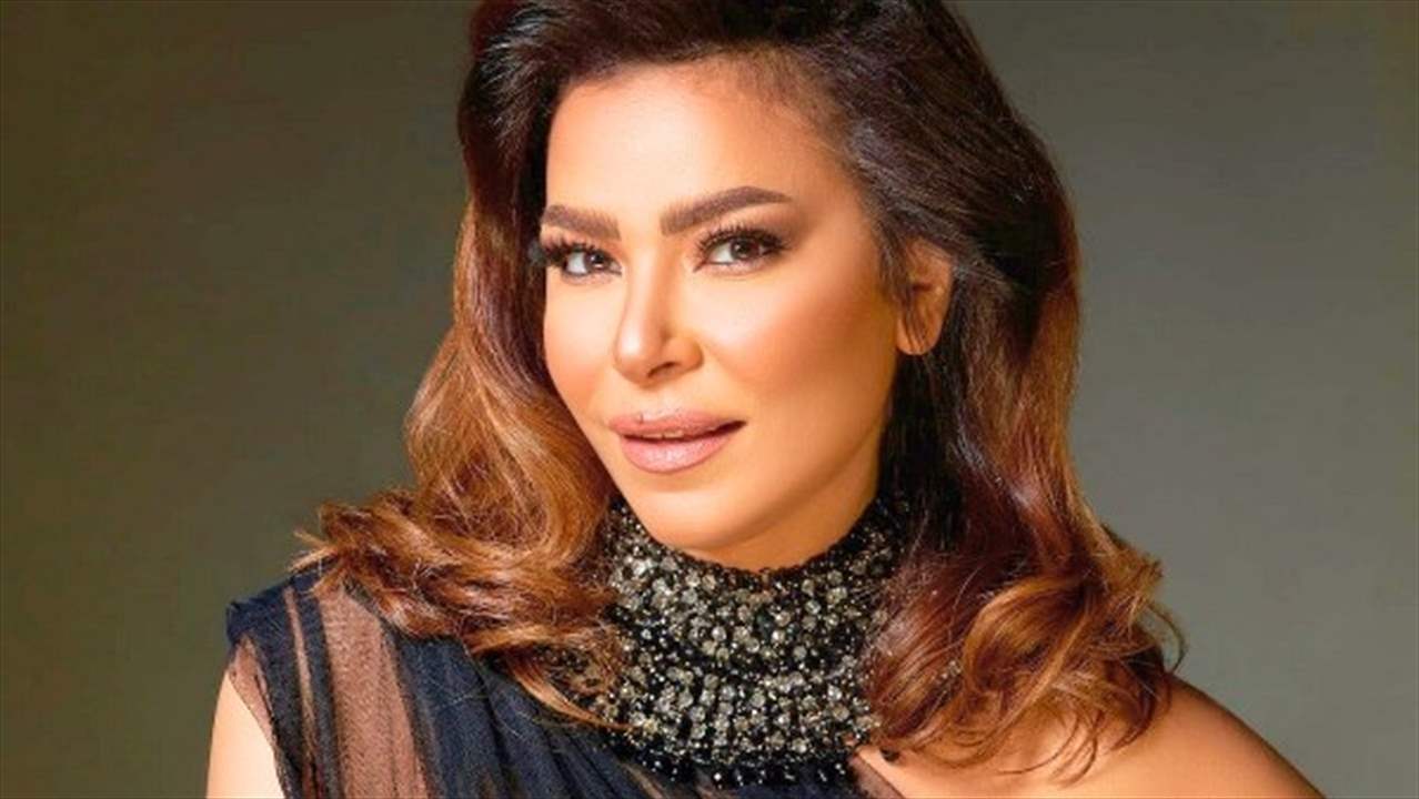 الفنانة المصرية ألفت عمر تفجع بوفاة والدها