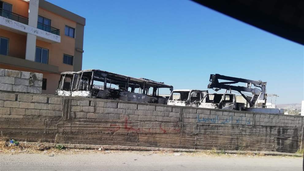 مراسل "الجديد": احراق عدد من الآليات التابعة لبلدية القرقف في عكار