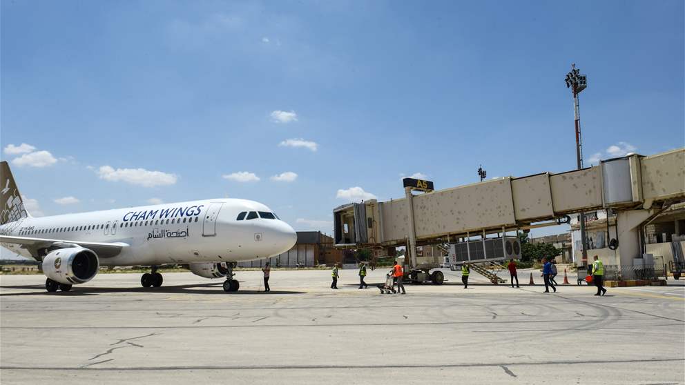 الدفاع السورية تعلن خروج مطار دمشق الدولي مجددا عن الخدمة 