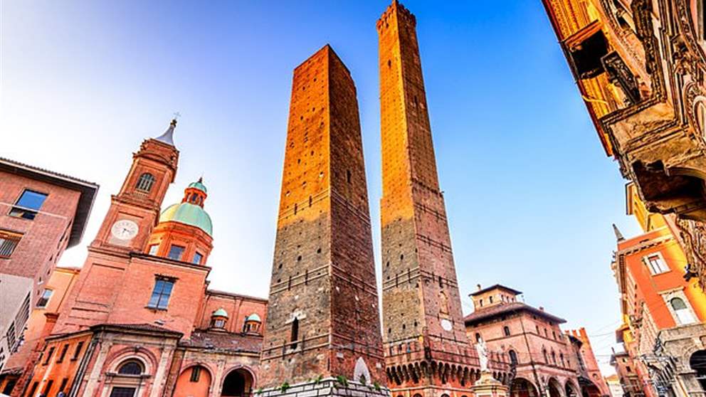 بالصور- برج مائل آخر في إيطاليا مهدد بالسقوط... كيف سيتم إنقاذه؟