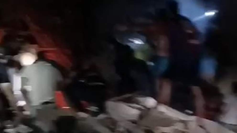 بالفيديو - آثار الغارة الاسرائيلية التي استهدفت منزلا في بلدة جويا 
