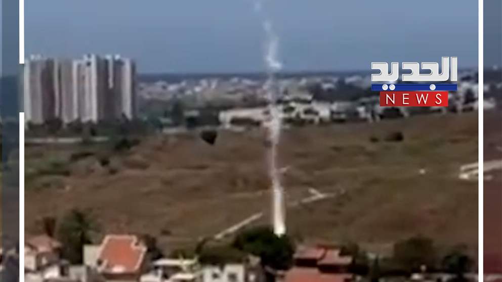 بالفيديو - سقوط شظايا صـاروخ اعتراضي في عكا بعد هجـمات من لبنان!