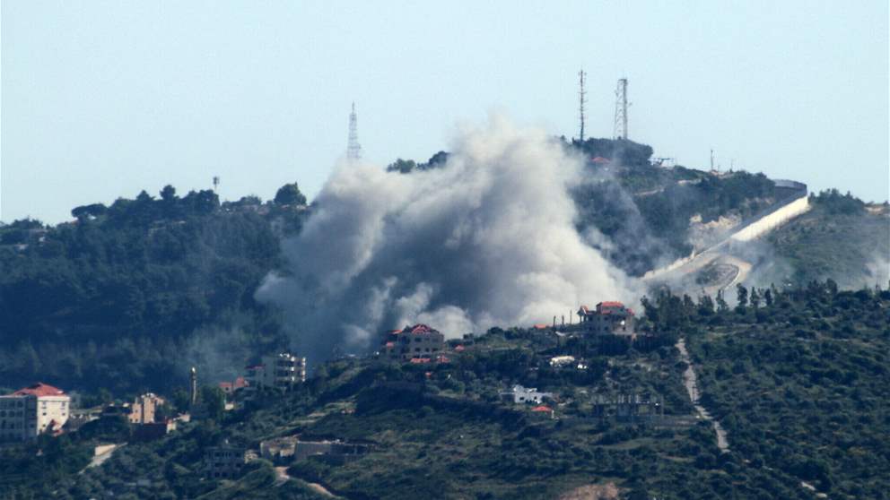 قاعدة "ميرون" تحترق.. وقصف صاروخي عنيف من لبنان 