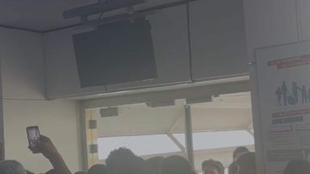 بالفيديو - لبنانيون عالقون في مطار أنطاليا على مدى يومين
