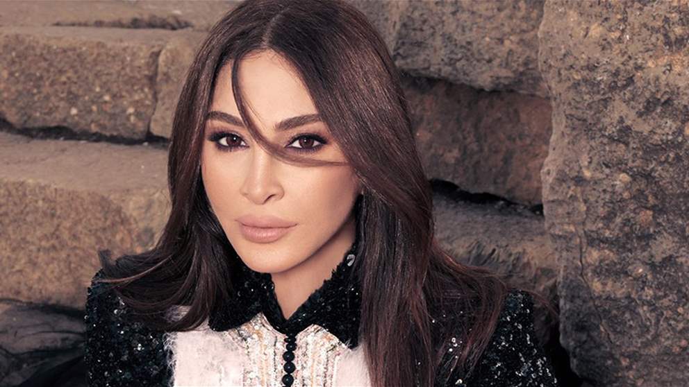 بالفيديو- اليسا تتوشح بالعلم الفلسطيني للمرة الثانية على المسرح في السويد