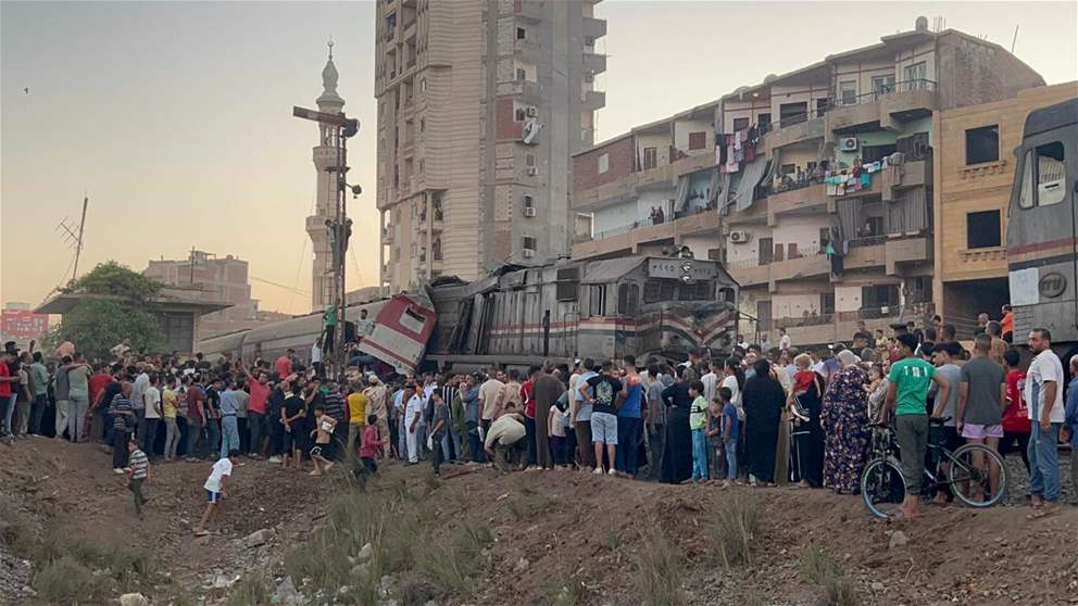 5 قتلى و30 مصاباً في تصادم قطارين بمصر